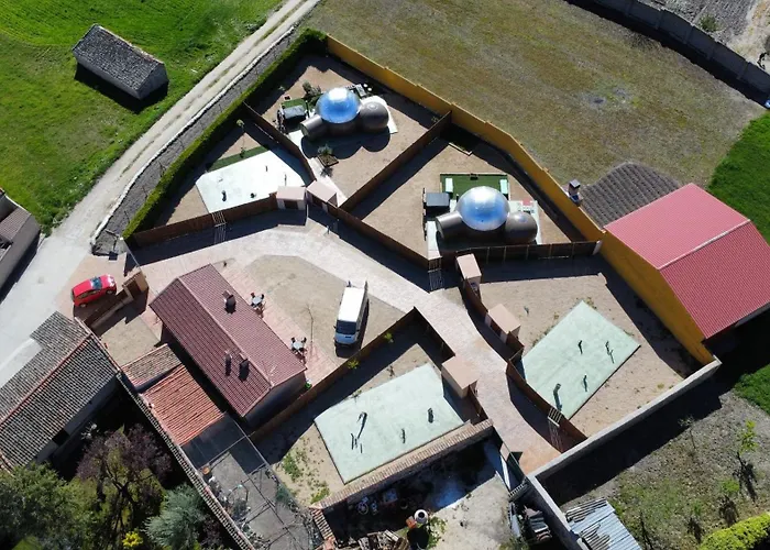 Cosmoveros - Hotel Burbuja Pedraza